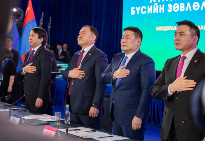 Ерөнхий сайд Л.Оюун-Эрдэнэ: Хангайн бүсийг уламжлалт мал аж ахуйн төрөлжсөн, хот байгуулалтын дэд бүсээс гадна аялал жуулчлалын чиглэлээр хөгжүүлнэ