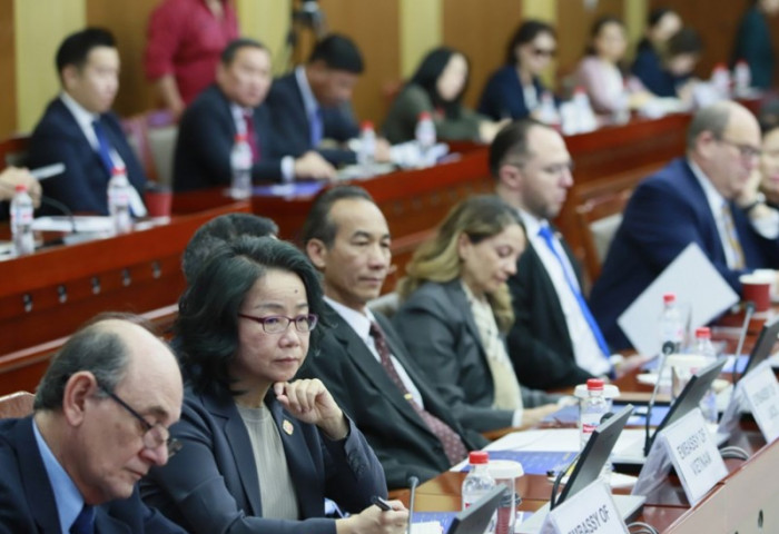 Засгийн газрын 2024-2028 оны үйл ажиллагааны хөтөлбөр, бүсүүдийн хөгжлийн төлөвлөгөөний талаар танилцуулж, санал солилцлоо