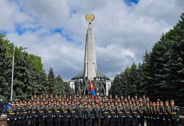 Монгол цэргүүд Москвагийн Улаан талбайд ёслолын жагсаалаар алхана