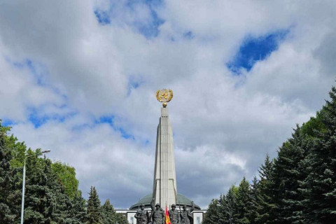 Монгол цэргүүд Москвагийн Улаан талбайд ёслолын жагсаалаар алхана