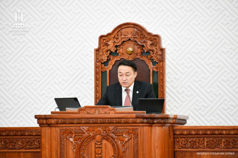 “Засгийн газарт чиглэл өгөх тухай” тогтоолын төслийг баталж, хууль тогтоолын эцсийн найруулгыг сонслоо