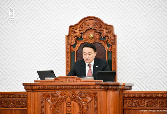 “Засгийн газарт чиглэл өгөх тухай” тогтоолын төслийг баталж, хууль тогтоолын эцсийн найруулгыг сонслоо