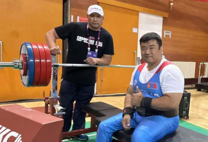 Хөдөлмөрийн баатар, гавьяат тамирчин Э.Содномпилжээ дэлхийн цомд түрүүллээ