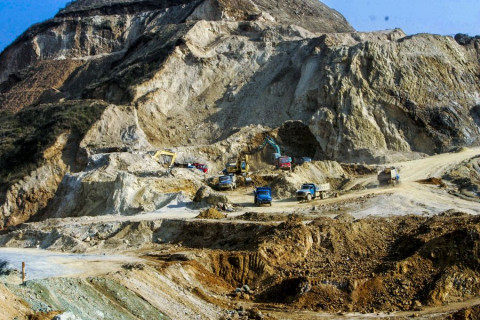 Хятад улс газрын ховор металлд тавих хяналтыг чангатгажээ