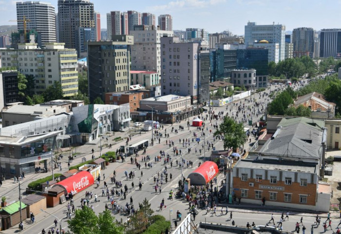 Өнөөдөр томоохон зах, худалдааны төвүүд амарна