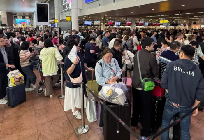 Европ даяарх нисэх буудлуудын үйл ажиллагаа саатжээ