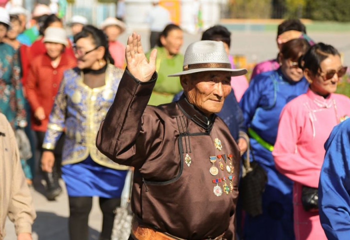 Ахмадын баярын өдөр тохиож байна