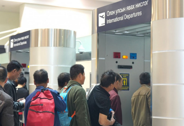 Хууль бусаар хөдөлмөр эрхэлсэн 8 орны 260 иргэнийг албадан гаргалаа