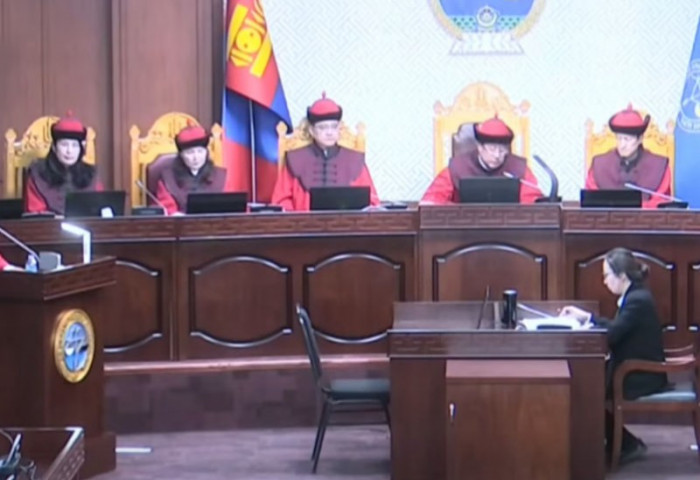 Ерөнхий сайдыг огцруулах тухай УИХ-ын тогтоол нь Үндсэн хууль зөрчсөн гэж ҮХЦ дүгнэлээ