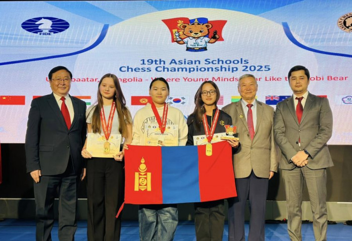 Сурагч шатарчид ААШТ-ий түргэвчилсэн тоглолтоос 14 медаль хүртлээ