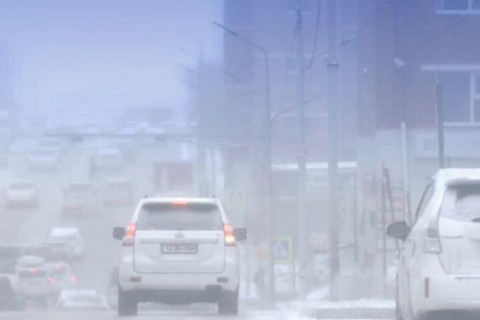 Улаанбаатар хот орчмоор цас орж, шуурна