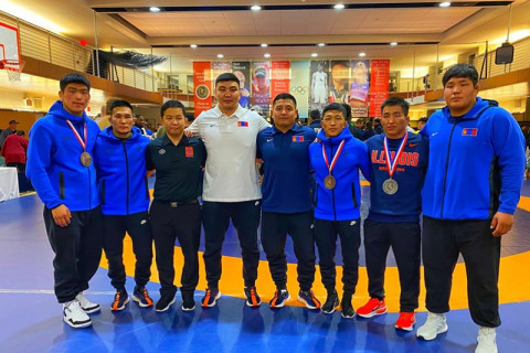 Манай эрэгтэй тамирчид “Bill Farrell Memorial” тэмцээнээс 1 мөнгө 2 хүрэл медаль хүртлээ