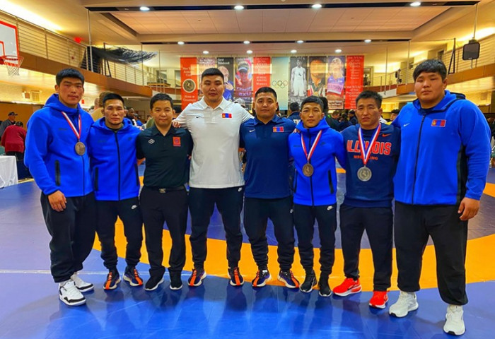 Манай эрэгтэй тамирчид “Bill Farrell Memorial” тэмцээнээс 1 мөнгө 2 хүрэл медаль хүртлээ