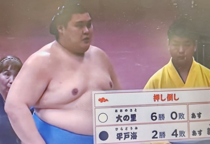 Кюүшюү башёг Их аварга Ооносато 6 даваатай ганцаараа тэргүүлж байна