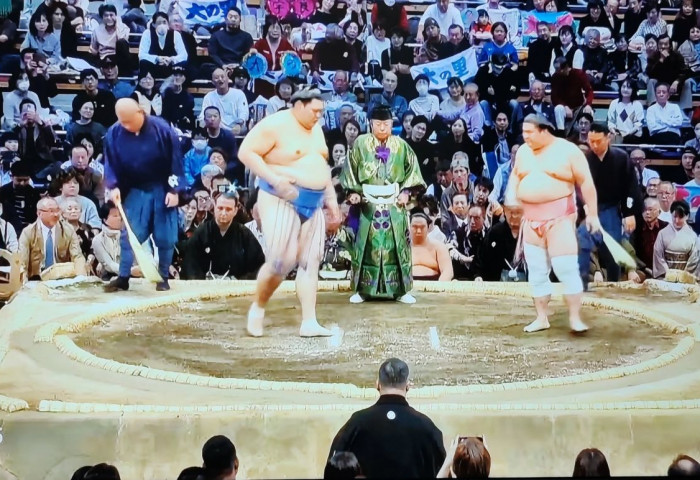 Кюүшюү башёг Их аварга Ооносато 7 даваатай ганцаараа тэргүүлж байна