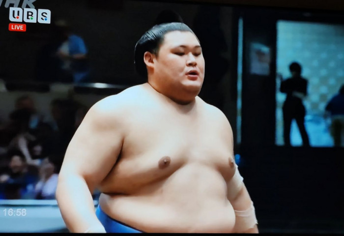 Кюүшюү башёг Их аварга Ооносато 8 даваатай ганцаараа тэргүүлж байна