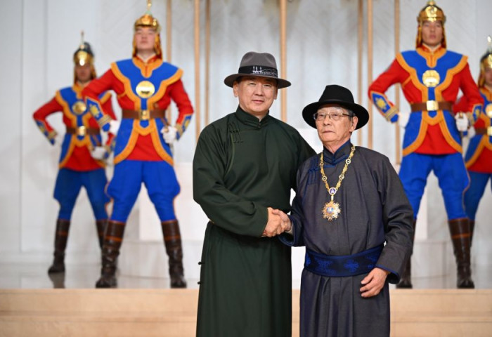 Тэргүүн зэргийн “Чингис хаан” одонг академич С.Нарангэрэлд хүртээлээ