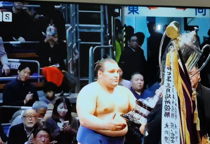 Хоошёорюү С.Бямбасүрэнг 4 дэх удаагаа давж Аонишики Кюүшюү башёд түрүүллээ