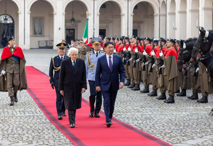 Монгол Улсын Ерөнхийлөгч У.Хүрэлсүхийг Бүгд Найрамдах Итали Улсын Ерөнхийлөгч Сэржо Маттарэлла албан ёсоор угтаж авлаа