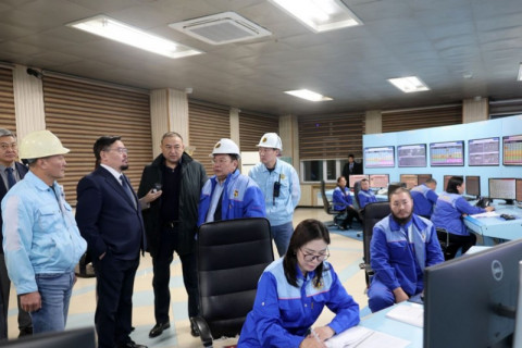 Г.ЗАНДАНШАТАР: Зээл төлөөд өгөөч, үнэ нэмээд өгөөч гэсэн хоёрхон өгүүлбэртэй сууж байна