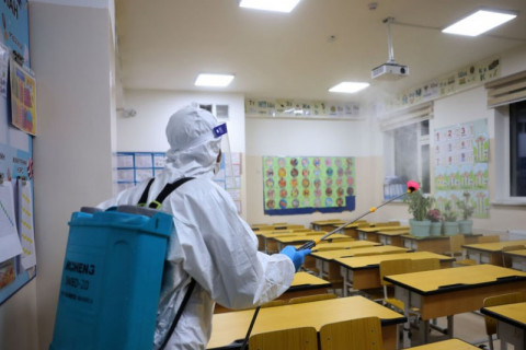 Нийслэлийн 182 сургуульд ариутгал халдваргүйжүүлэлт хийж эхэллээ