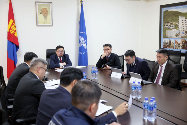 “Танилын бараа”, “онцгой шугам” гэх авлига, арын хаалганы үйлдлүүдээ таслан зогсоохыг Ерөнхий сайд Г.Занданшатар хатуу анхаарууллаа