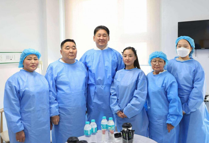 Улсын хоёрдугаар төв эмнэлэг ирэх оноос амьд донороос бөөр шилжүүлэн суулгана