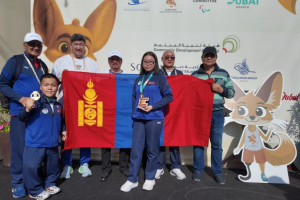 Пара тамирчид Азийн залуучуудын наадмаас найман медальтай эх орондоо ирлээ