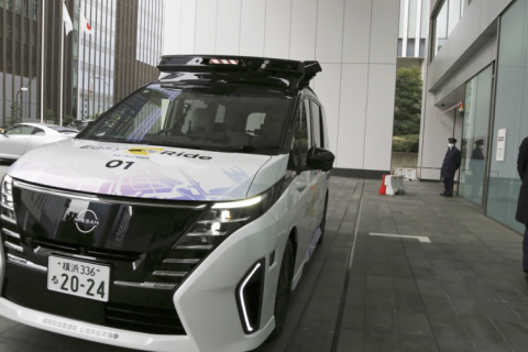 Ниссаны автомат жолоодлоготой машинуудыг зорчигчтойгоор туршиж байна