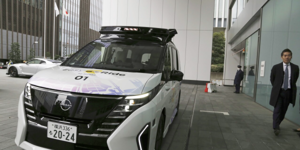 Ниссаны автомат жолоодлоготой машинуудыг зорчигчтойгоор туршиж байна