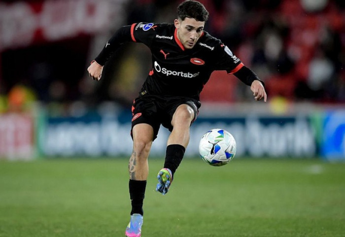 Аргентины хөлбөмбөгчин улирлын хамгийн гоёмсог гоолыг оруулжээ