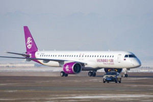 “Хүннү Эйр” Е195-Е2 шинэ хөлгөө хүлээн авчээ