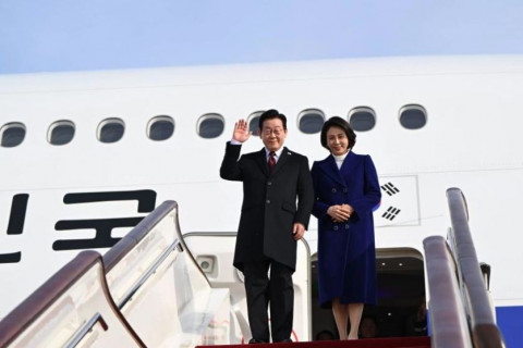 Ерөнхийлөгч Ли Жэ Мён төрийн айлчлал хийхээр Бээжинд хүрэлцэн ирлээ