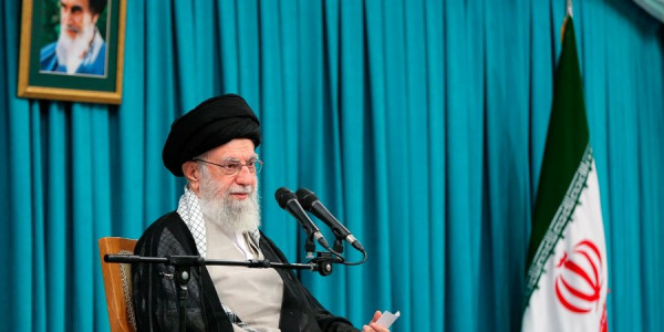 А.Хаменеи: Үймээн дэгдээгчдийг “байранд нь тавих” ёстой