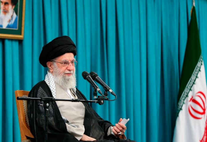 А.Хаменеи: Үймээн дэгдээгчдийг “байранд нь тавих” ёстой