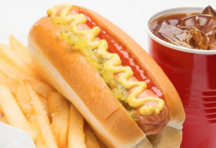 Хүүхдэд “хортой“ хүнс сурталчлахыг хоригложээ