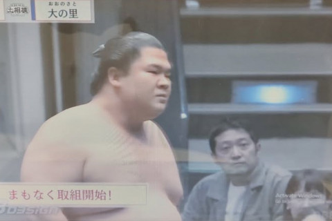 Хацү башёгийн 3 дахь өдөр Их аварга Хоошёорюү Ёшинофүжид уналаа