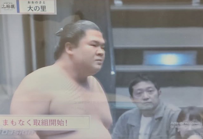 Хацү башёгийн 3 дахь өдөр Их аварга Хоошёорюү Ёшинофүжид уналаа