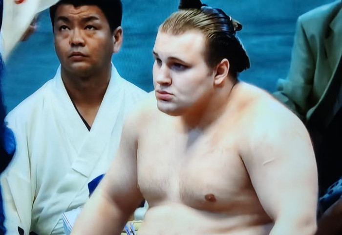 Хацү башёгийн 6 дахь өдөр Аварга, арслангууд өрсөлдөгчдөө давлаа