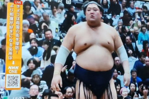 Хару башёгийн 8 дахь өдөр Аби, Киришима нар 7 даваатай тэргүүлж байна