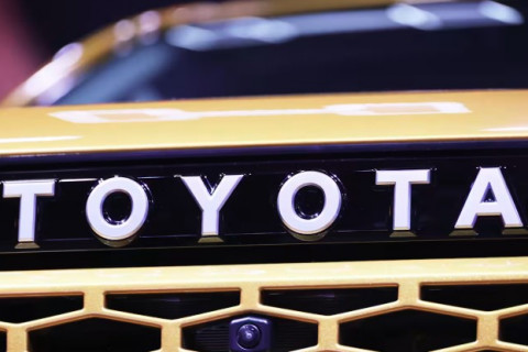 Автомашины борлуулалтаар Toyota дахин тэргүүлжээ