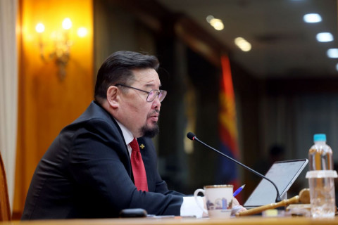 Монгол Улсын дархан хилийн зурваст газарт 34,227 га газар олгосон өмнөх Засгийн газрын хууль бус тогтоолыг хүчингүй болгов