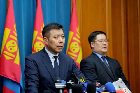 Гашуунсухайт боомтод хууль бусаар газар эзэмшиж, төрийн мэдлийн зам ашигласан “Смарт Эко Транс” компанитай холбоотой тогтоолыг хүчингүй болгоно