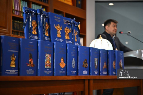 Монголын түүх, соёлын урьд өмнө судлагдаагүй дурсгал, өвийг сорчлон эмхэтгэжээ