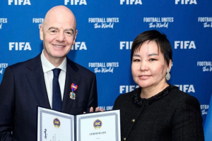 Олон улсын хөлбөмбөгийн холбооны Ерөнхийлөгч Ж.Инфантиног “Найрамдал“ медалиар шагнажээ