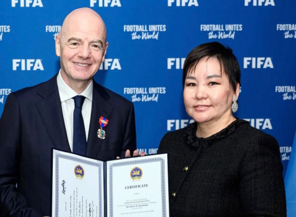 Олон улсын хөлбөмбөгийн холбооны Ерөнхийлөгч Ж.Инфантиног “Найрамдал“ медалиар шагнажээ