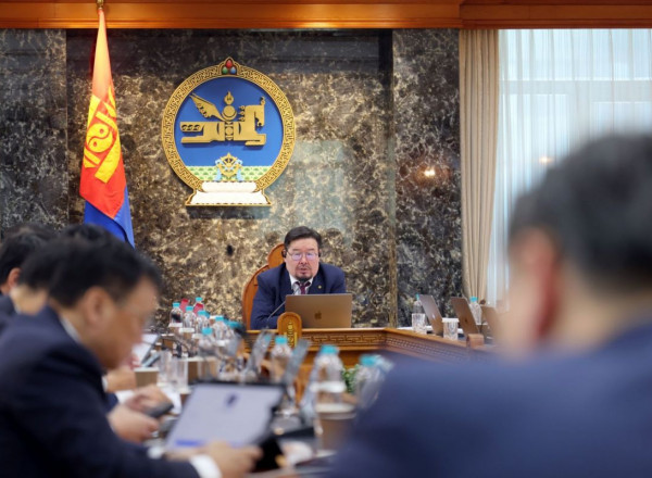 Гашуунсухайт болон Ханги боомтоор нүүрс тээвэрлэлтийн тасралтгүй ажиллагааг хангаж ажиллахыг даалгав