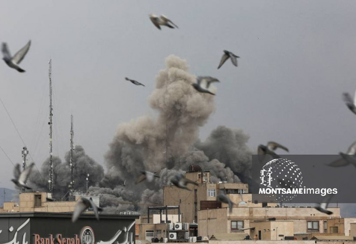 Америкийн онгоцуудыг андууран сөнөөжээ