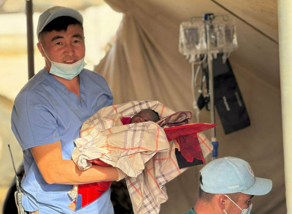 Монгол цэргүүд 1400 гаруй иргэнийг хамгаалалтад авч, эх нярайг эсэн мэнд амаржуулжээ