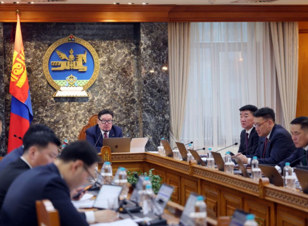 Төрийн байгууллага, албан тушаалтан мэдээллийг албаны нууцад хамааруулдаг байсныг цэгцлэхээр боллоо